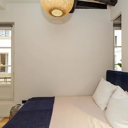A Decorated And Comfortable Love Nest In Apartment *